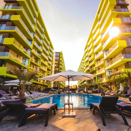 Beachside Large Family Azizi - Pool & Langa Plaja *