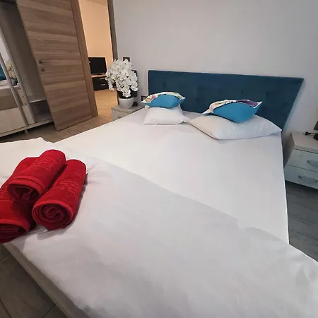 Beachside Large Family Azizi - Pool & Langa Plaja *